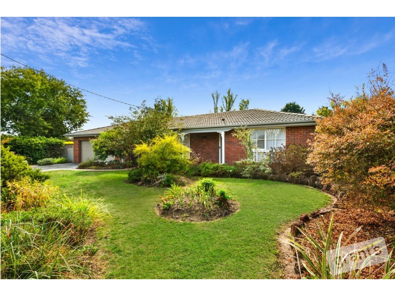 10 Sylvia Road, Beaconsfield VIC 3807