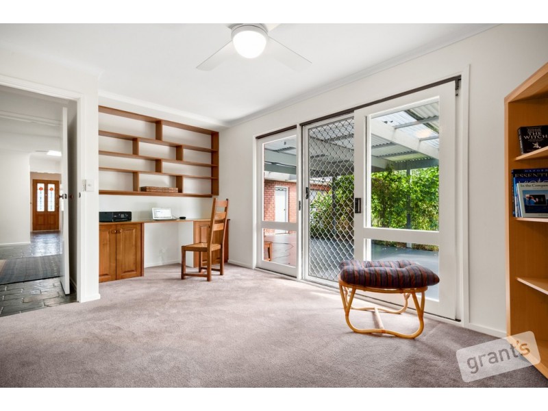 10 Sylvia Road, Beaconsfield VIC 3807