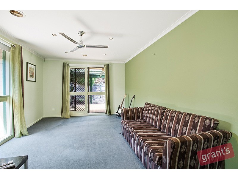 15 Strawbent Rise, Narre Warren VIC 3805