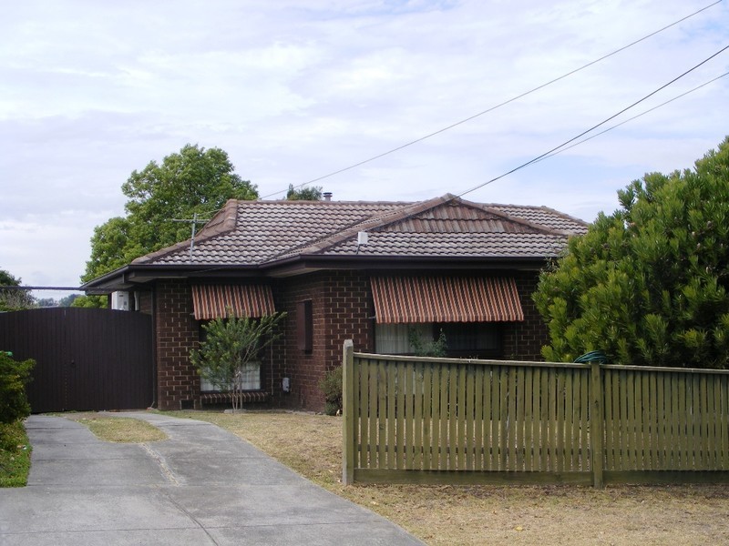 4 Cloverset Avenue, Narre Warren VIC 3805