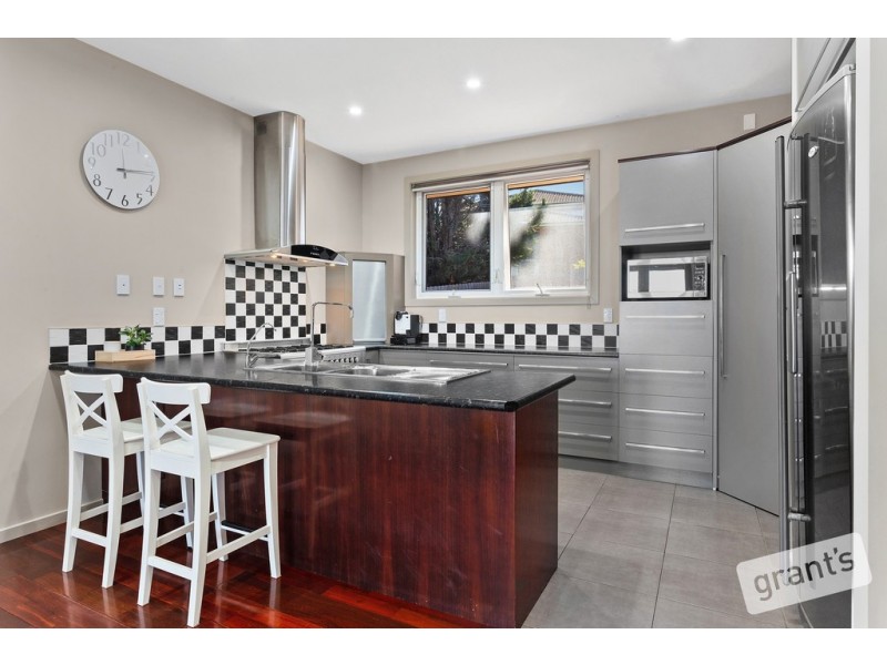 4 Sapphire Court, Narre Warren North VIC 3804