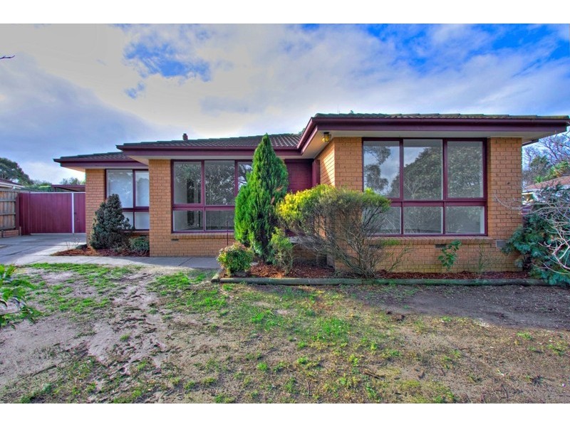 10 Saxonwood Drive, Narre Warren VIC 3805