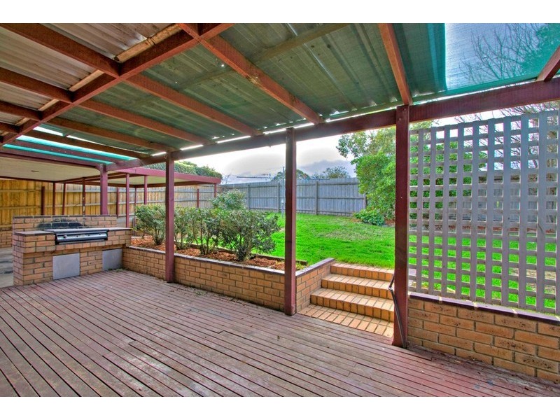 10 Saxonwood Drive, Narre Warren VIC 3805