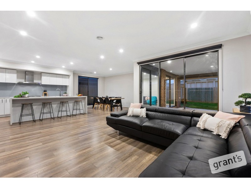 13 Chevrolet Road, Cranbourne East VIC 3977