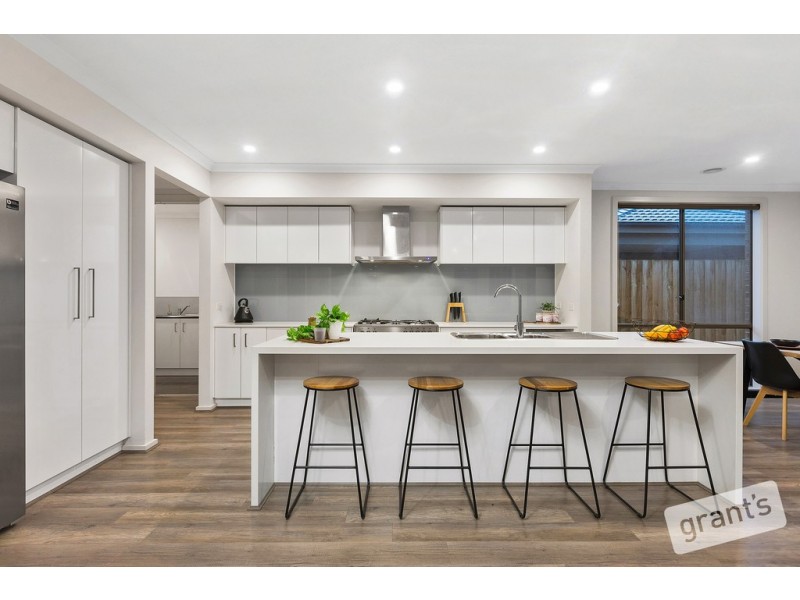 13 Chevrolet Road, Cranbourne East VIC 3977