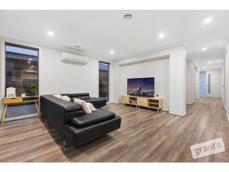 13 Chevrolet Road, Cranbourne East VIC 3977