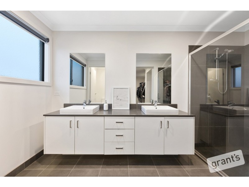 13 Chevrolet Road, Cranbourne East VIC 3977