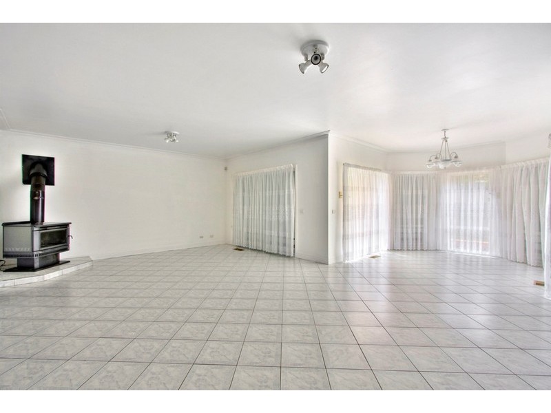 50 Springfield Drive, Narre Warren VIC 3805