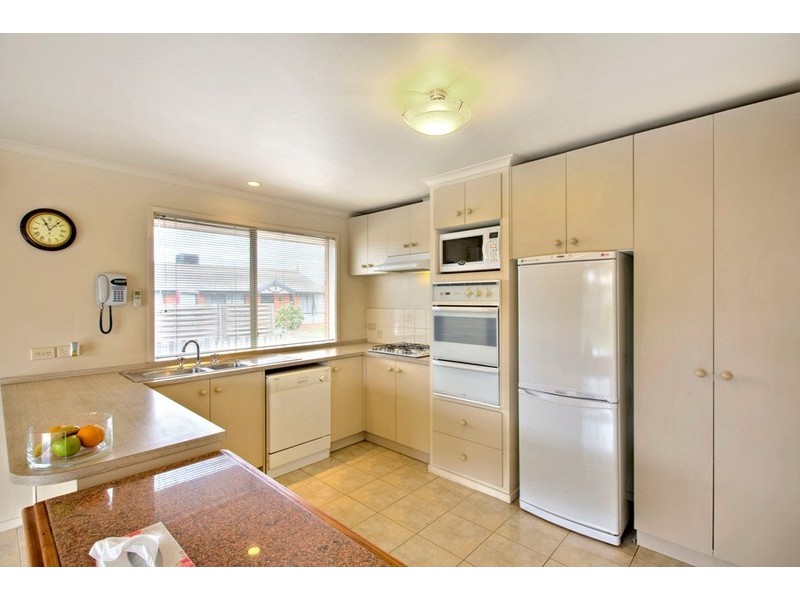 17 Plough Rise, Narre Warren South VIC 3805