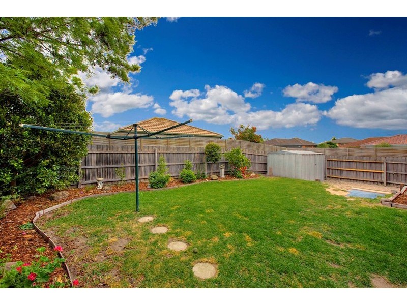 17 Plough Rise, Narre Warren South VIC 3805