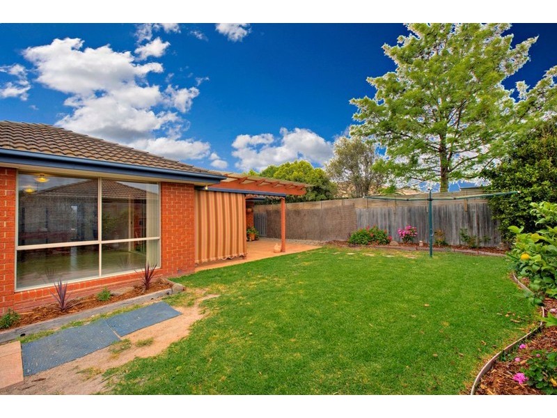 17 Plough Rise, Narre Warren South VIC 3805