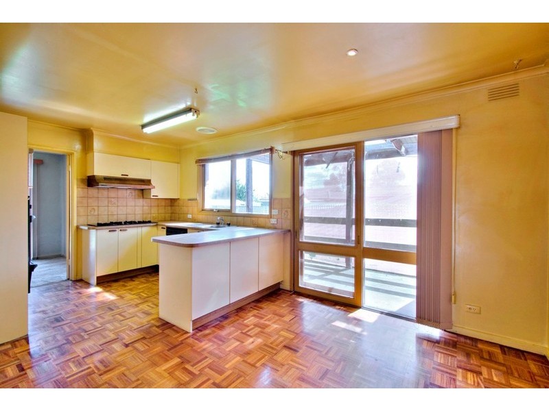 6 Plover Court, Endeavour Hills VIC 3802