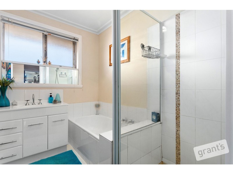 1/24 William Avenue, Hallam VIC 3803