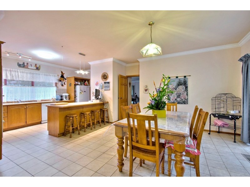 10-12 Innes Court, Berwick VIC 3806