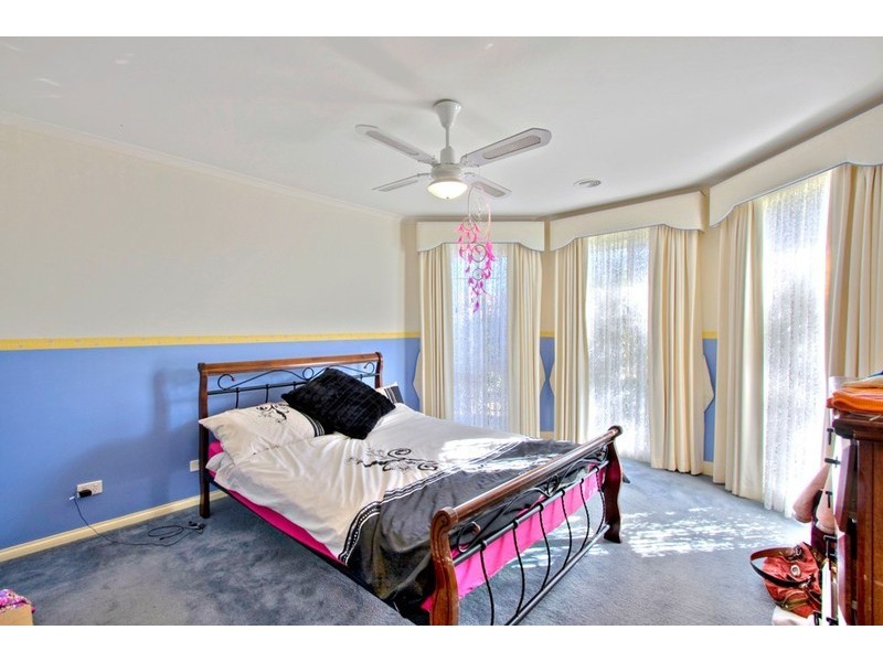 55 Robinswood Parade, Narre Warren South VIC 3805