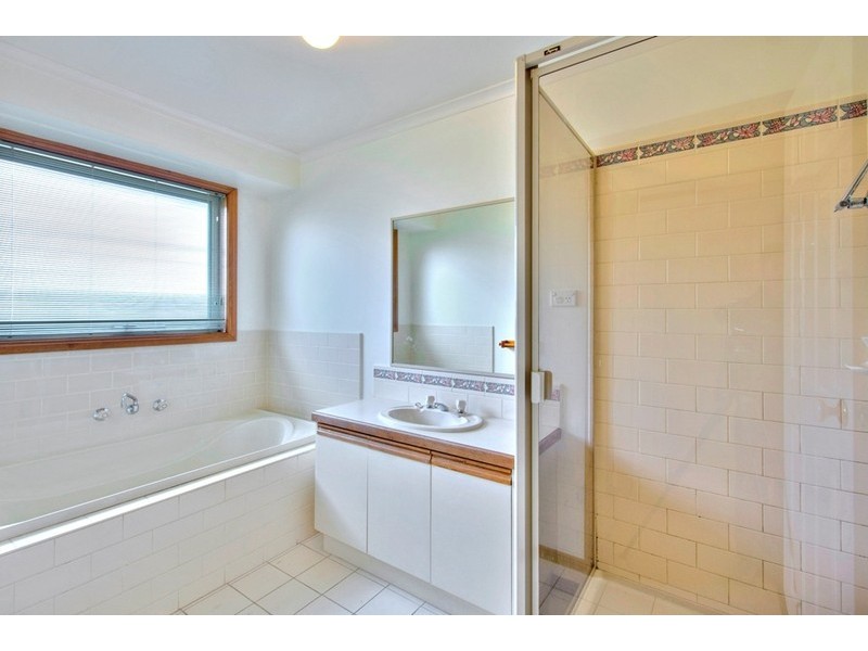 36 Ellenvale Road, Narre Warren VIC 3805