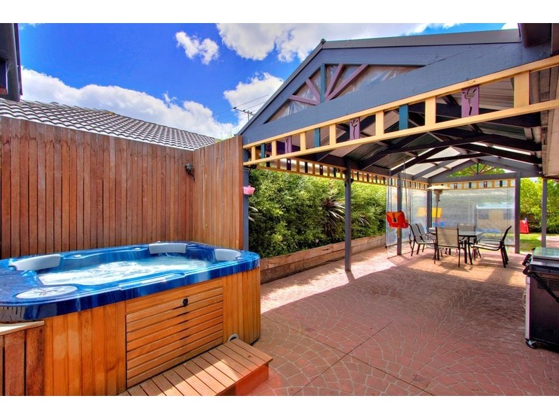 17 Nana Walk, Narre Warren South VIC 3805