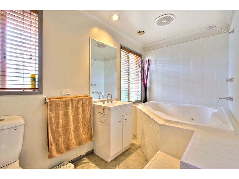 17 Nana Walk, Narre Warren South VIC 3805