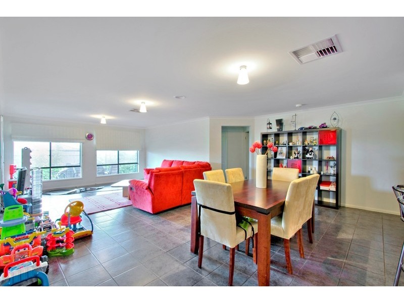 31 Norwegian Way, Narre Warren South VIC 3805