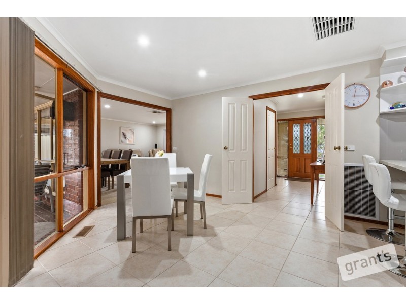 8 Kendall Drive, Narre Warren VIC 3805