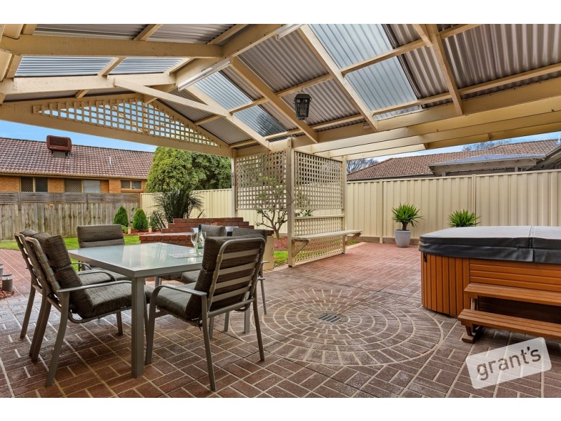 8 Kendall Drive, Narre Warren VIC 3805