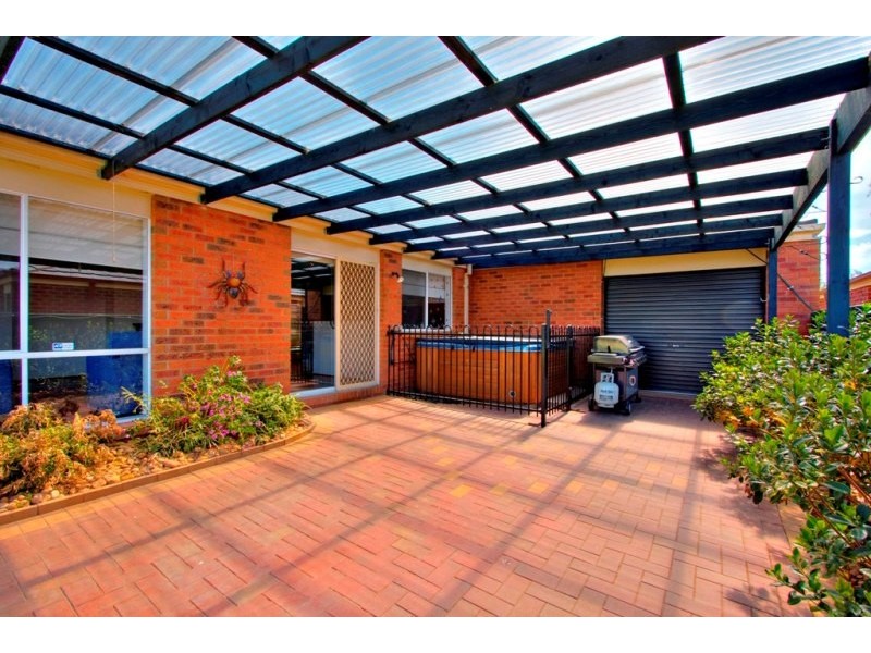 12 Hallmark Drive, Narre Warren South VIC 3805