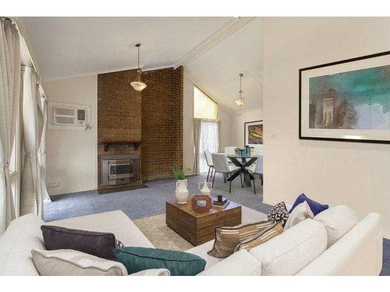 8 Fountain Drive, Narre Warren VIC 3805