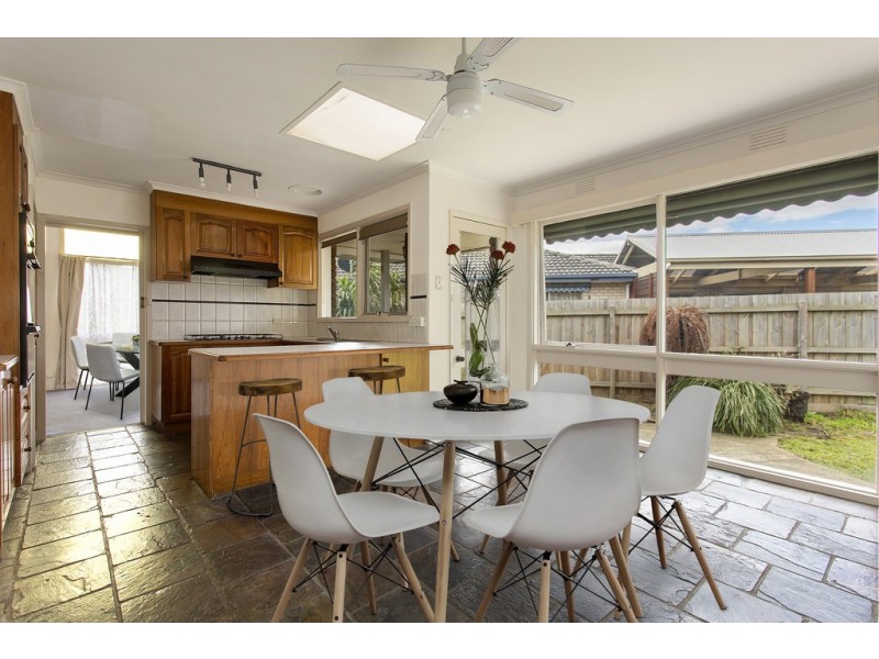 8 Fountain Drive, Narre Warren VIC 3805