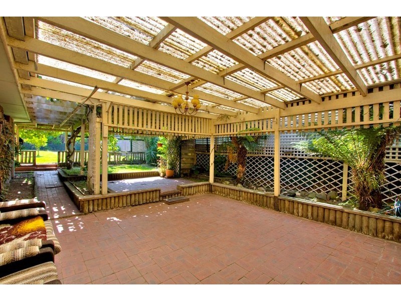26 Meadow Wood Walk, Narre Warren VIC 3805