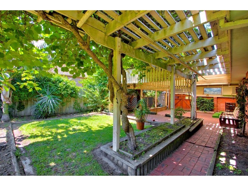 26 Meadow Wood Walk, Narre Warren VIC 3805