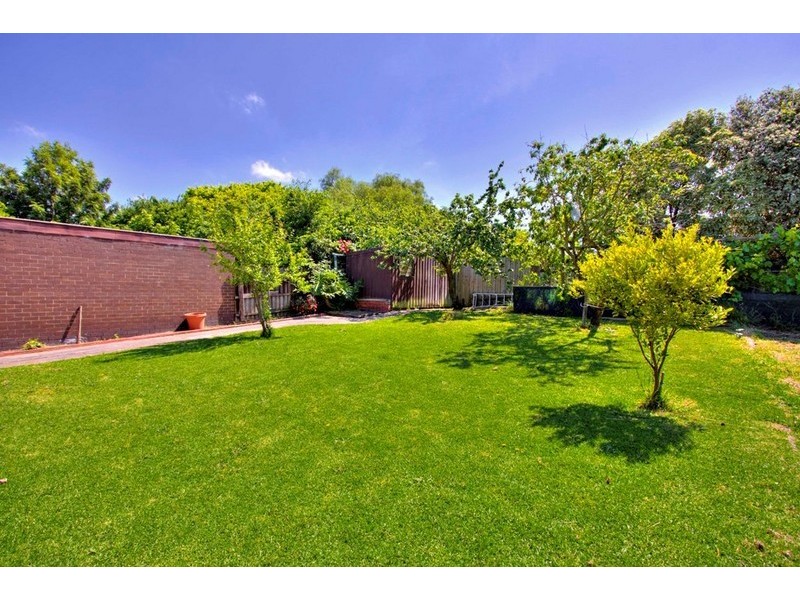 26 Meadow Wood Walk, Narre Warren VIC 3805