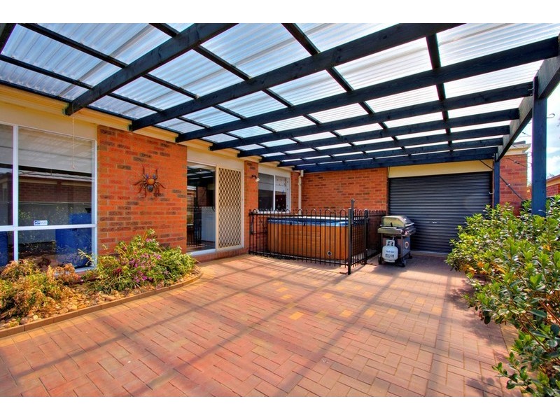 12 Hallmark Drive, Narre Warren South VIC 3805