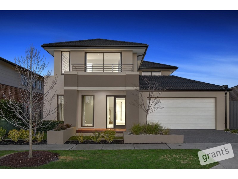 18 Welsh Crescent, Clyde North VIC 3978