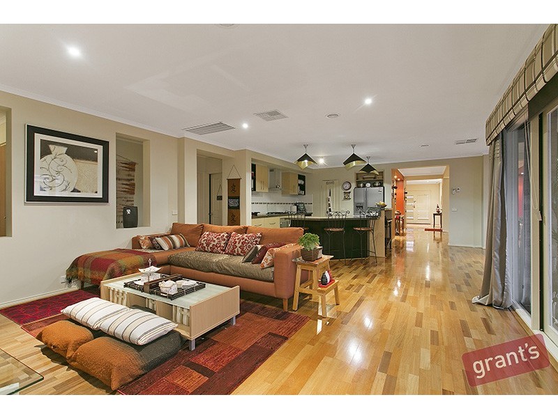 16 Longfield Way, Narre Warren South VIC 3805