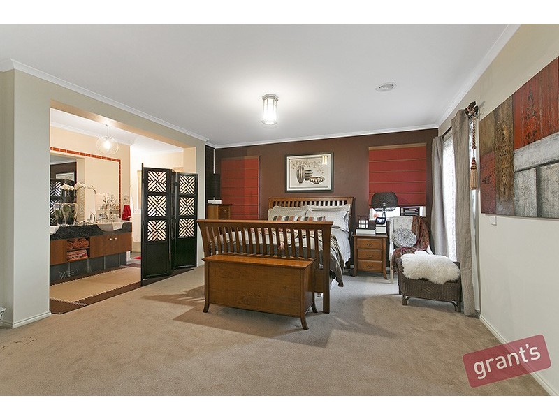16 Longfield Way, Narre Warren South VIC 3805