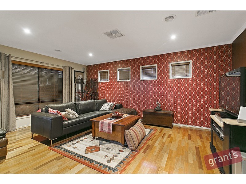 16 Longfield Way, Narre Warren South VIC 3805
