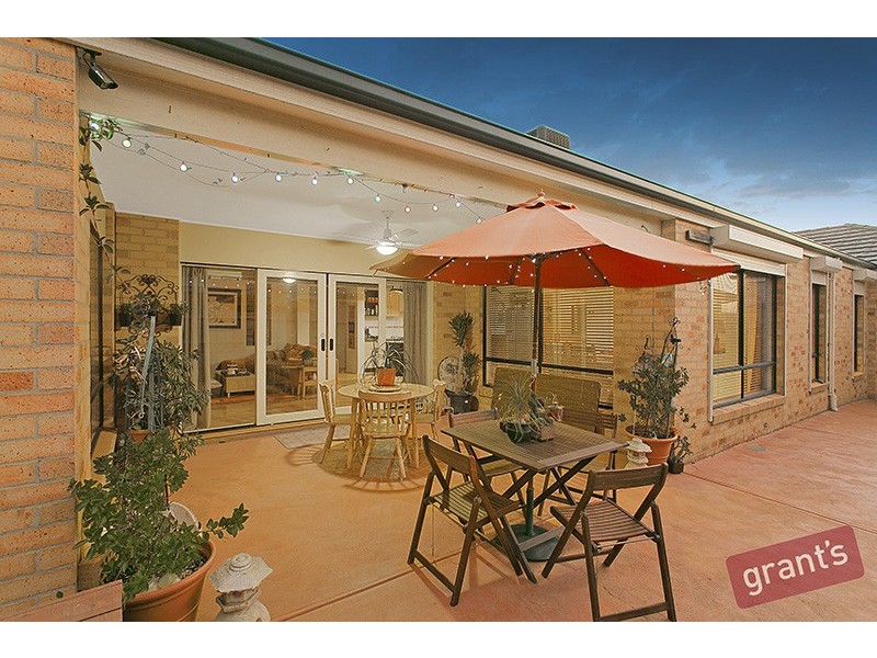 16 Longfield Way, Narre Warren South VIC 3805