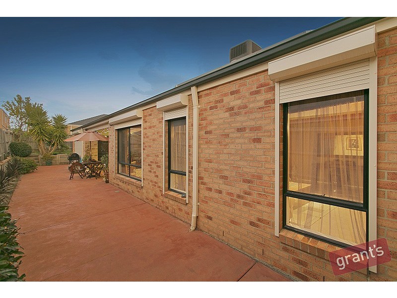16 Longfield Way, Narre Warren South VIC 3805