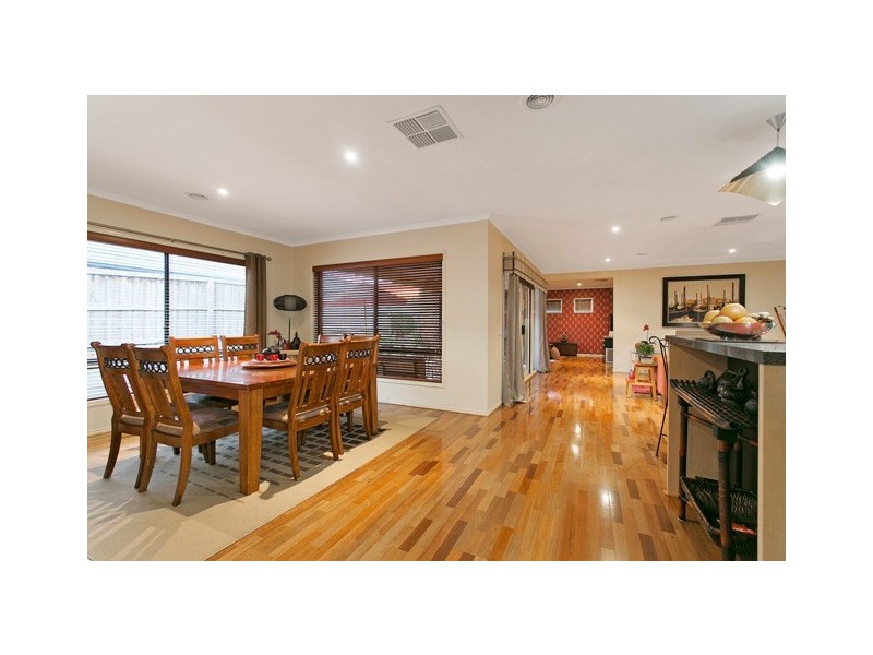 16 Longfield Way, Narre Warren South VIC 3805