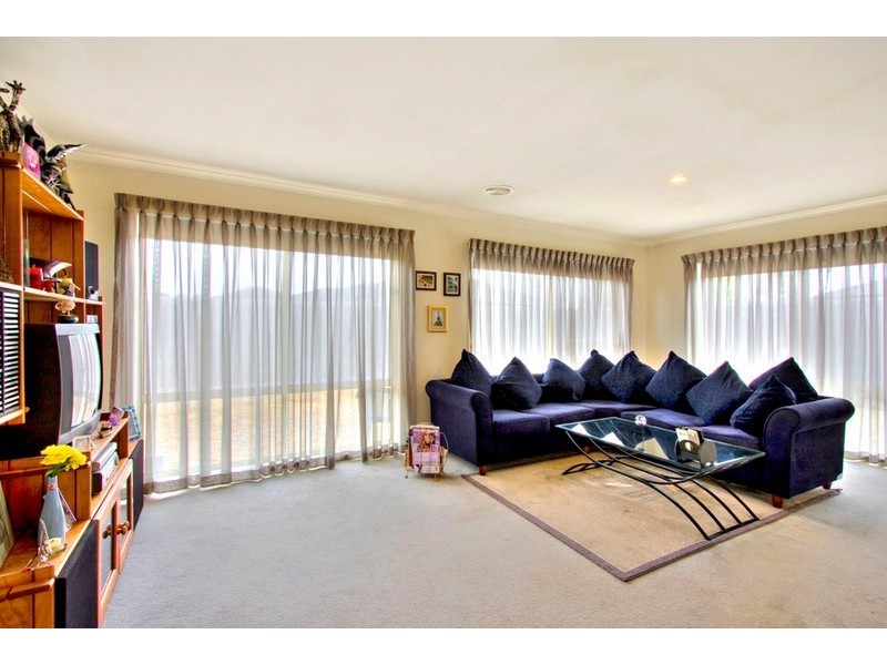 13 Menindee Terrace, Narre Warren South VIC 3805