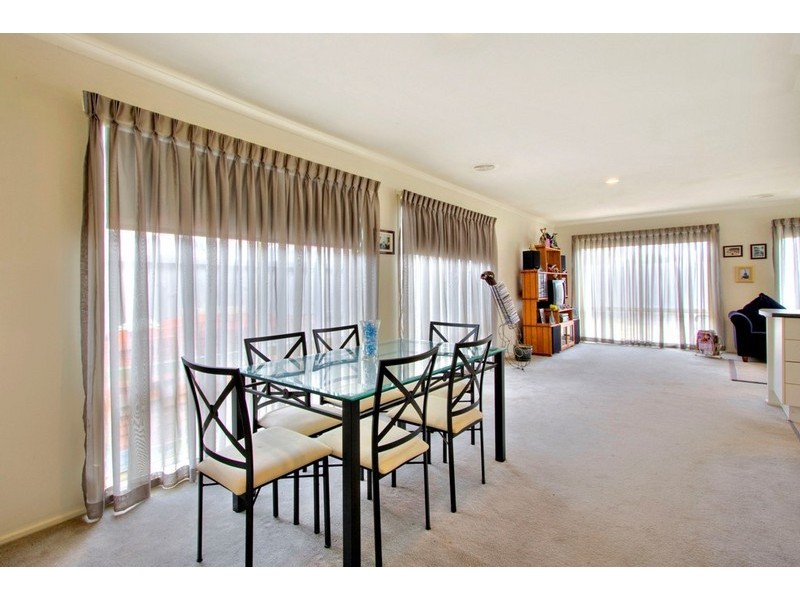 13 Menindee Terrace, Narre Warren South VIC 3805