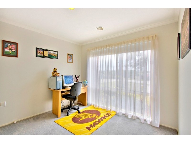 13 Menindee Terrace, Narre Warren South VIC 3805