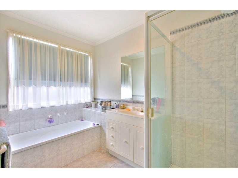 13 Menindee Terrace, Narre Warren South VIC 3805