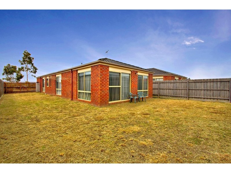 13 Menindee Terrace, Narre Warren South VIC 3805