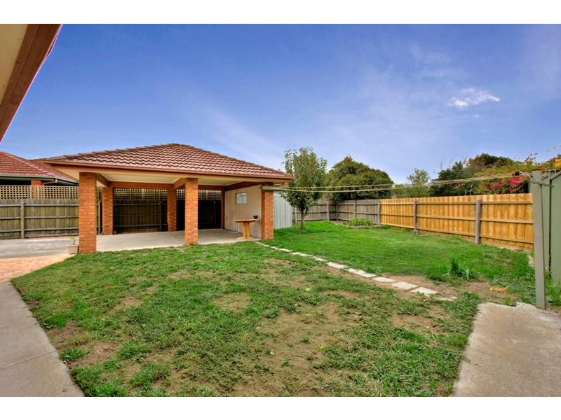 84 Strathaird Drive, Narre Warren South VIC 3805