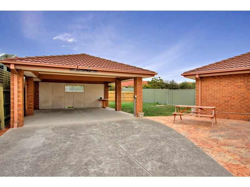 84 Strathaird Drive, Narre Warren South VIC 3805