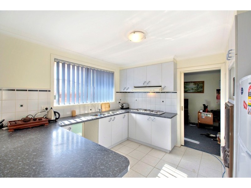 8 Emily Drive, Narre Warren VIC 3805