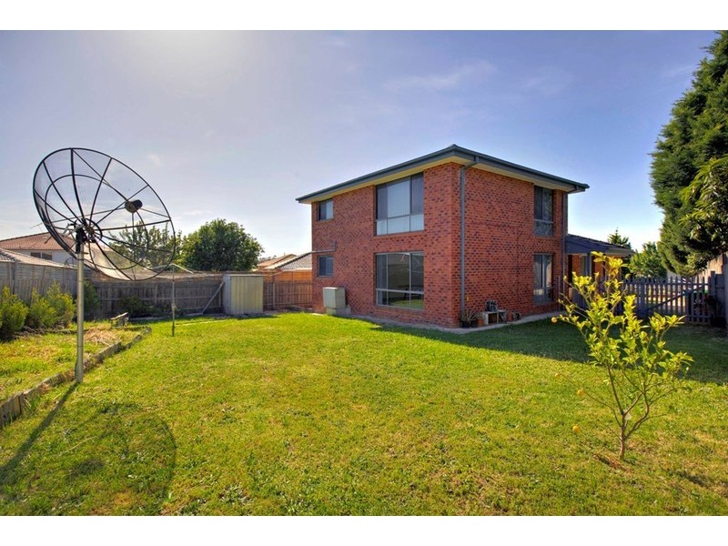 8 Emily Drive, Narre Warren VIC 3805