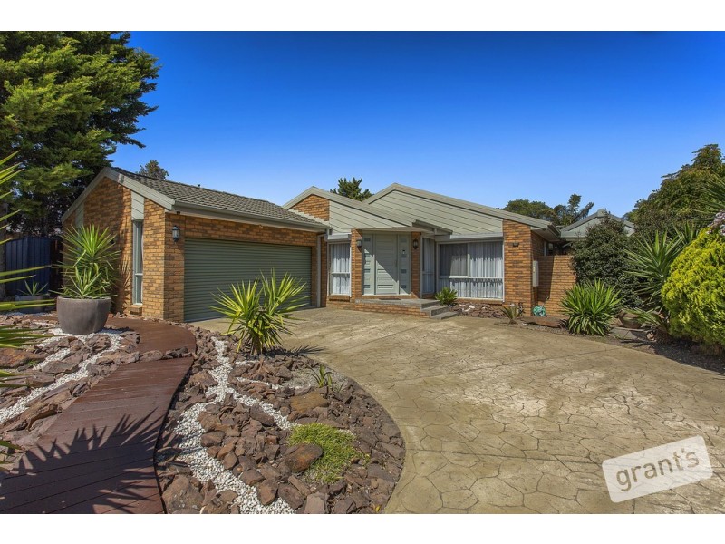 11 Kendall Drive, Narre Warren VIC 3805