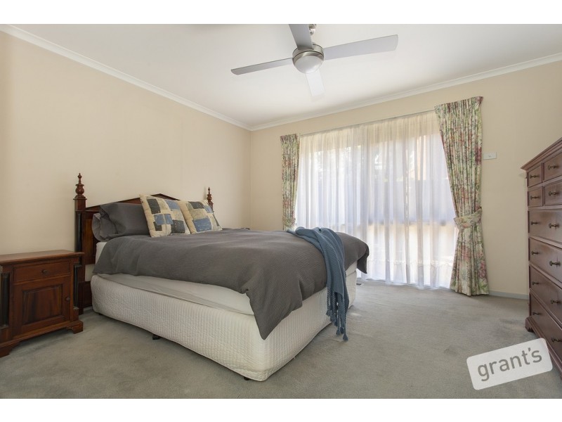 11 Kendall Drive, Narre Warren VIC 3805